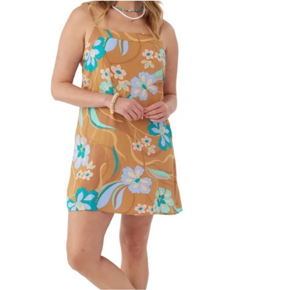Summer fresh short dress brand new. Flowers and tropical style. O’neill. - Picture 1 of 3
